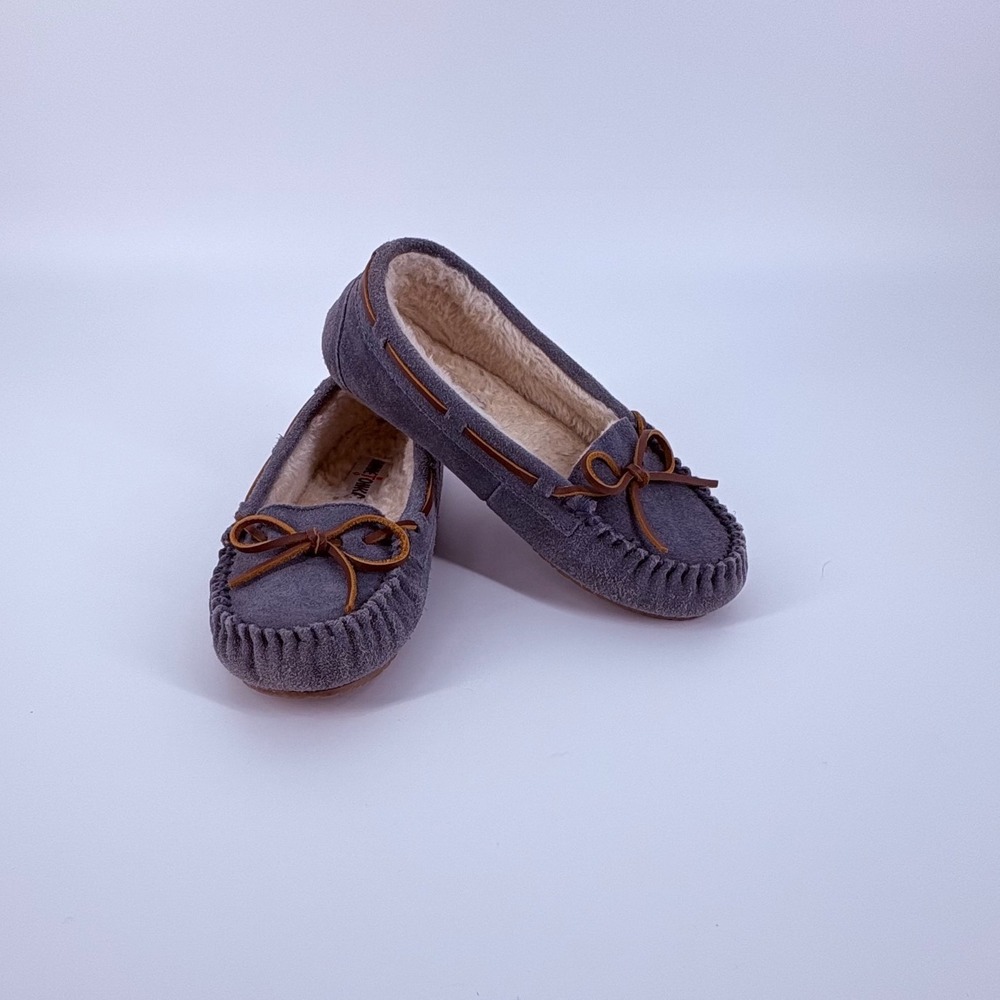 Minnetonka Cally Moccasin Slipper Women Size 7 Grey Suede Faux Fur Lined 40296